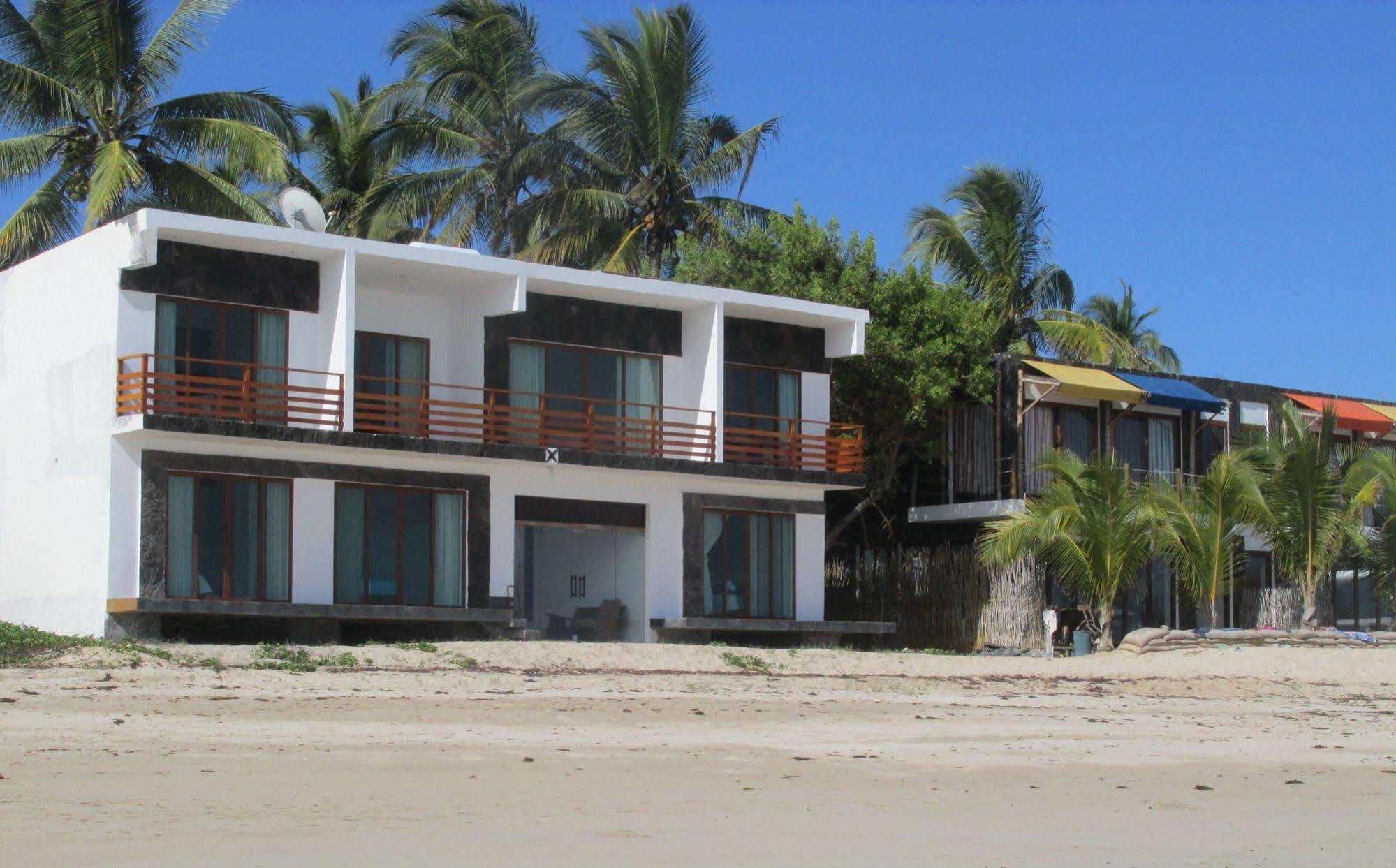 Cormorant Beach House Bed & Breakfast Puerto Villamil Luaran gambar